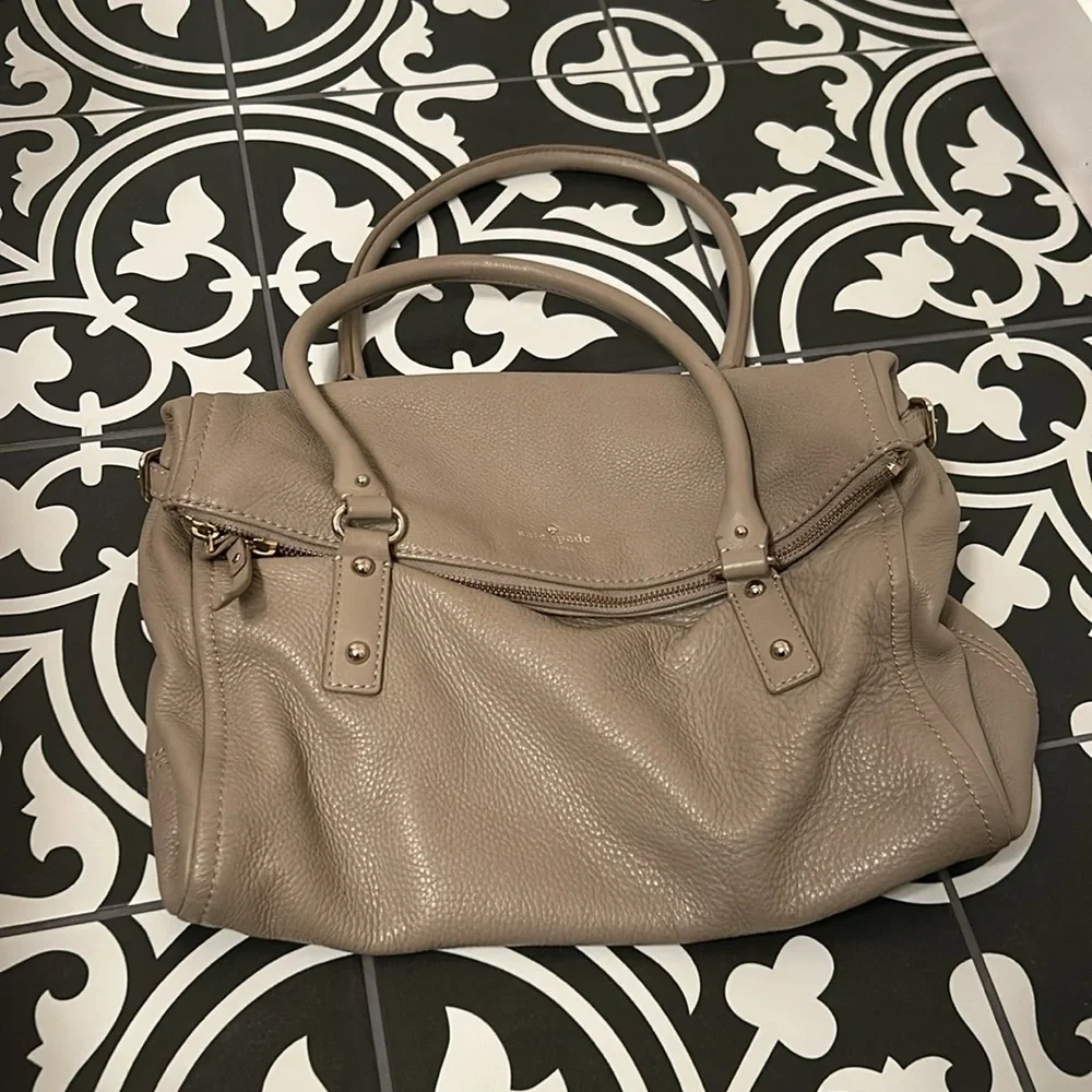 Kate Spade Cobble Hill Leslie Large Satchel Beige Leather Pebbled